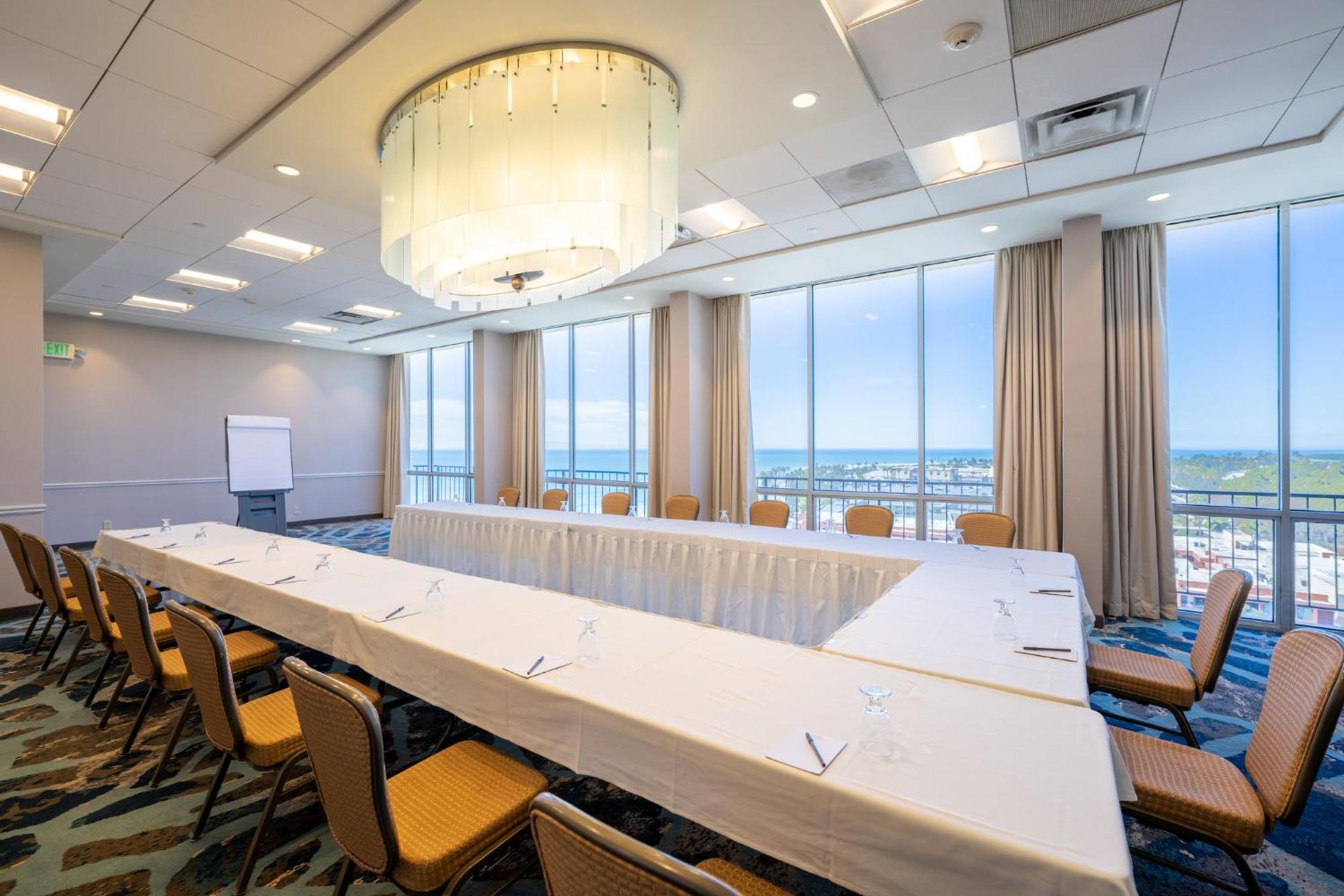 Crowne Plaza Ventura Beach By Ihg Εξωτερικό φωτογραφία